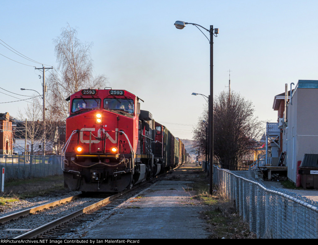 CN 2593 leads 402 at Belzile street